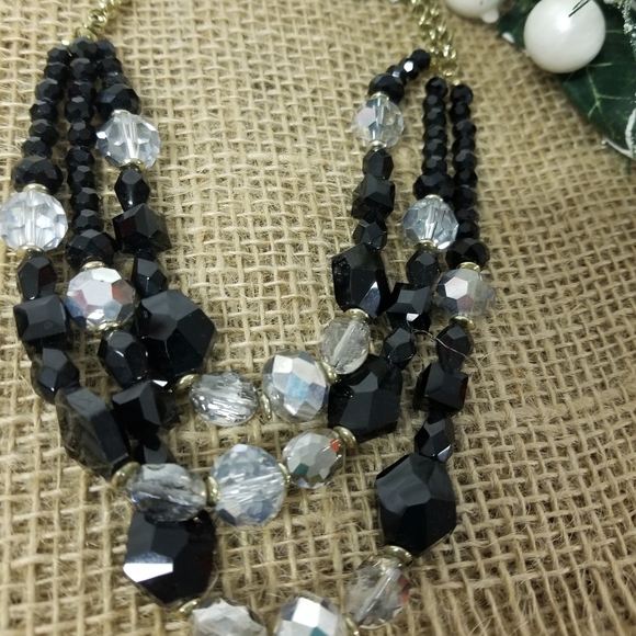 3 strand sparkly statement necklace - Picture 6 of 9